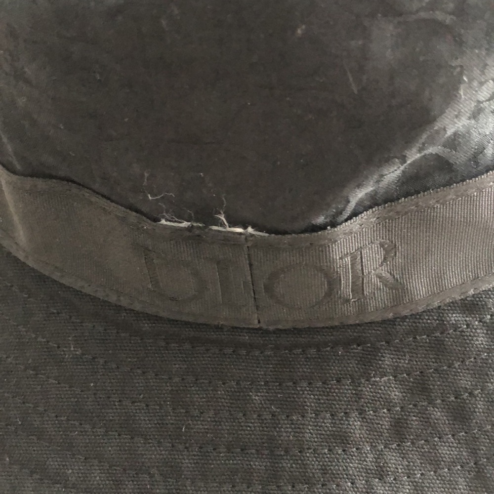 Christian Dior  Reversible Bucket Hat - Picture 6 of 6